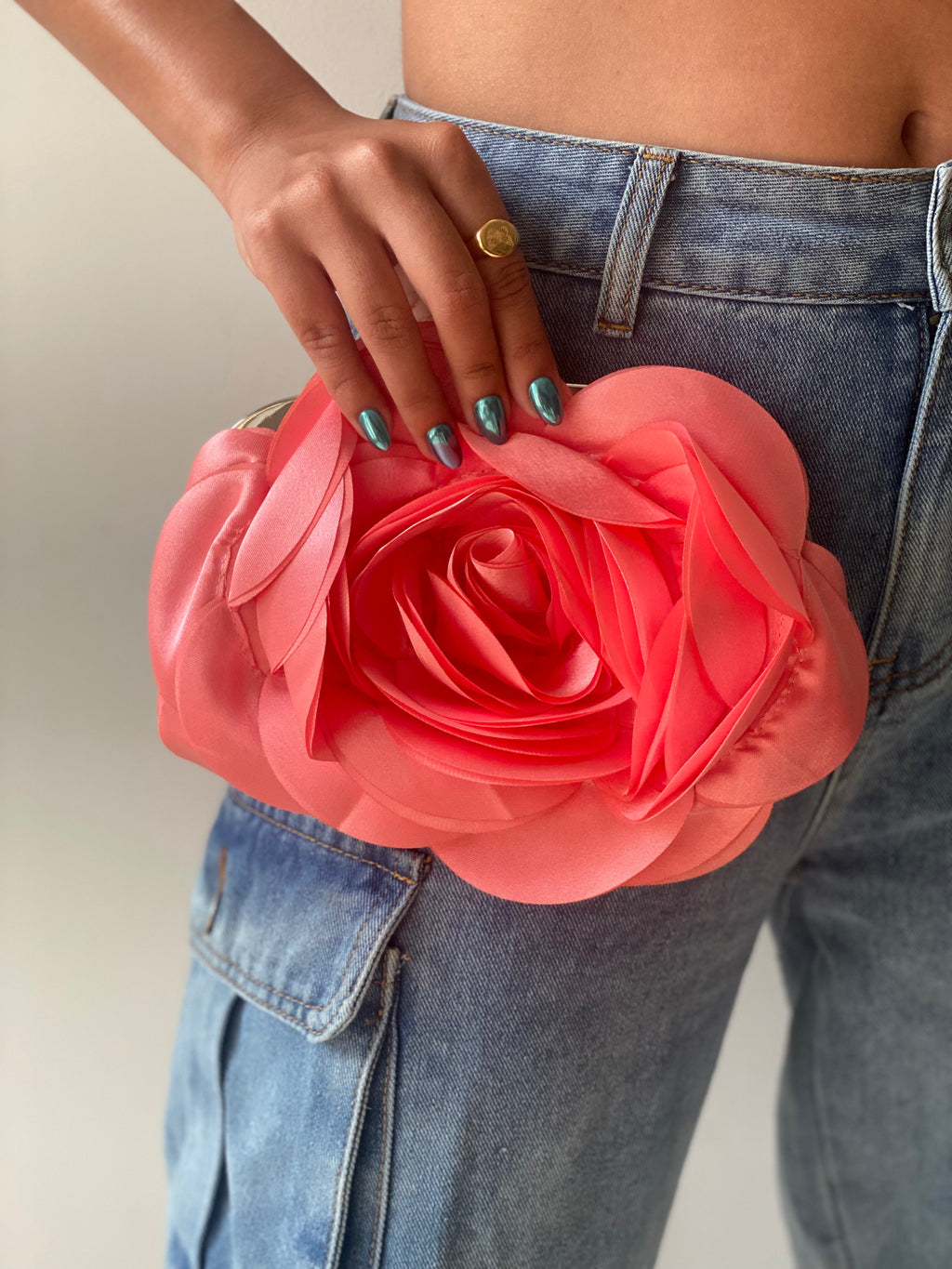 Flower Coral Clutch