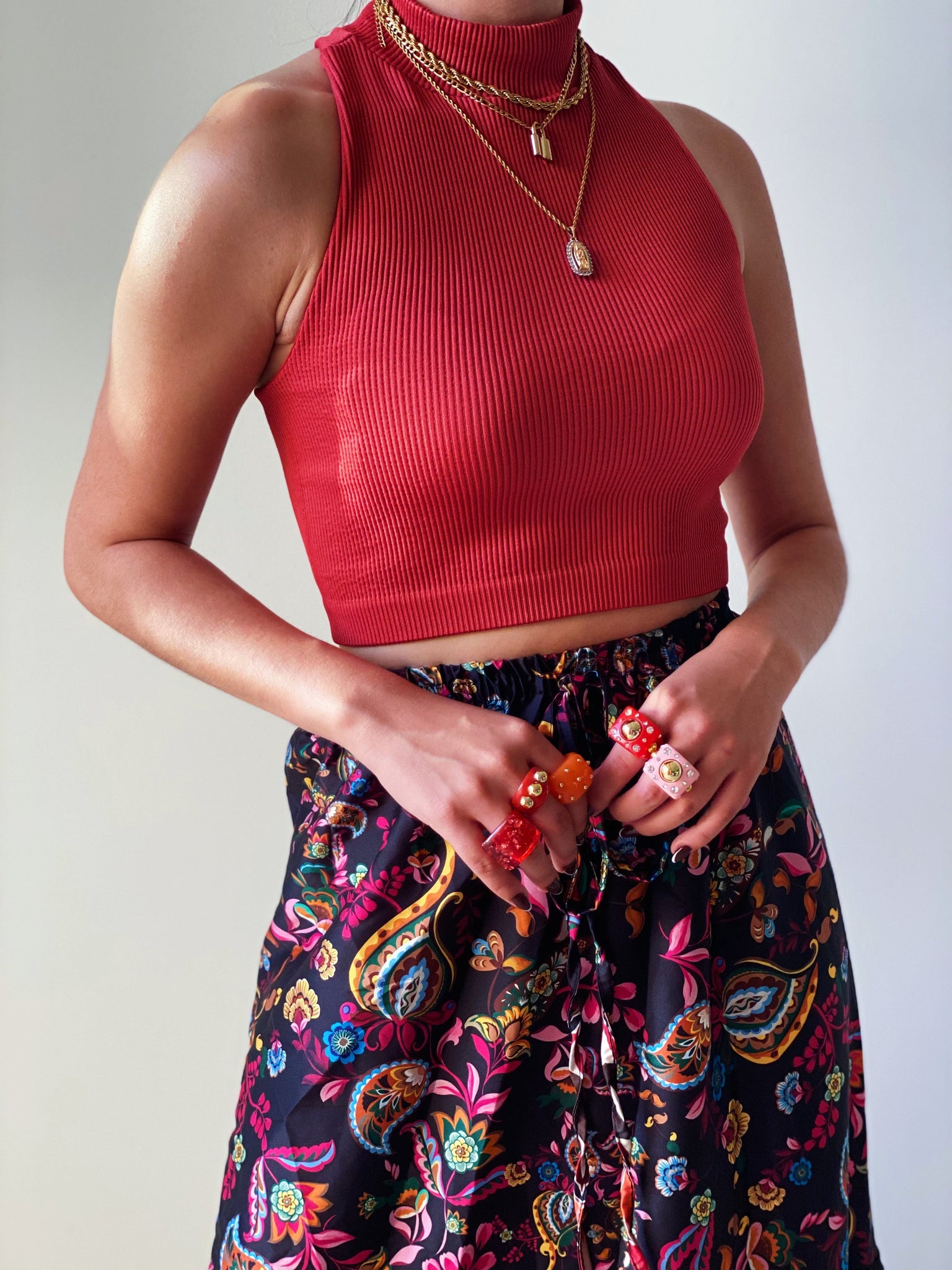 Basic High Neck Ribbed Crop Top in Red