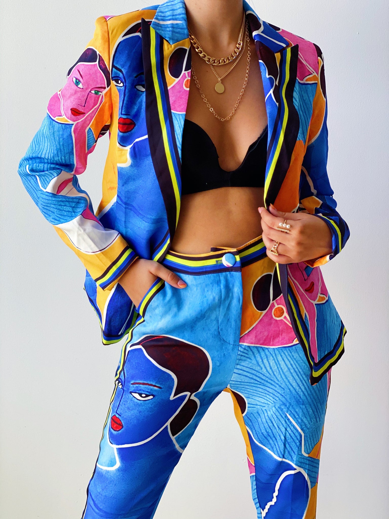 Work of Art Suit